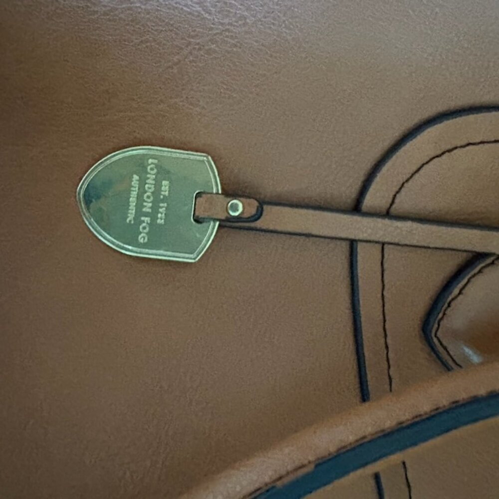 London Fog Pocketbook